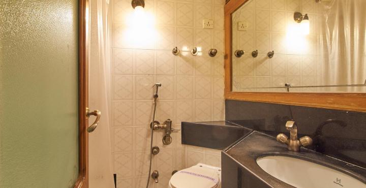 Hotel Pinnacle Ahmedabad Buitenkant foto
