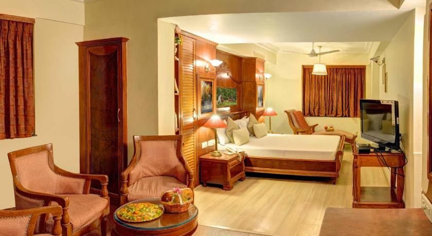Hotel Pinnacle Ahmedabad Buitenkant foto
