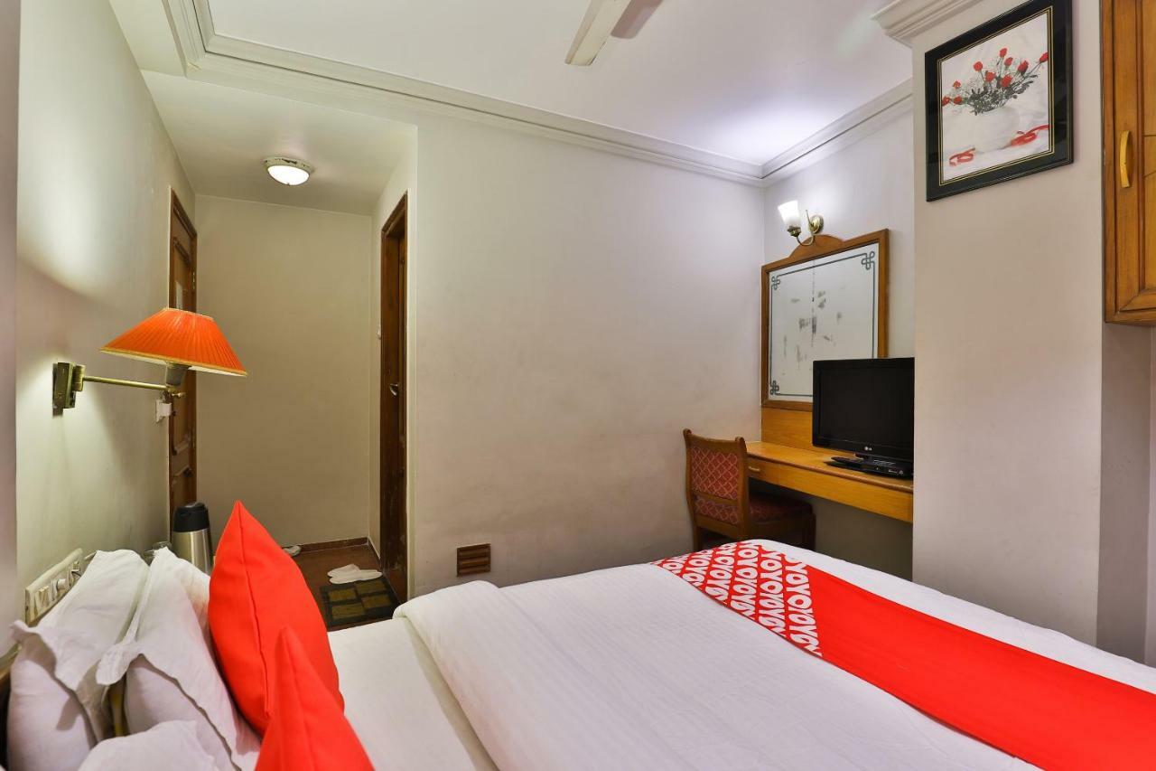 Hotel Pinnacle Ahmedabad Buitenkant foto